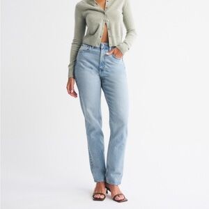 A&F ultra high rise 90’s straight Jean